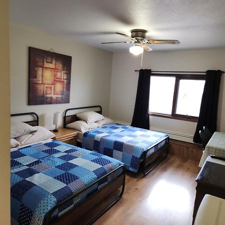 Midway Motel Radisson ภายนอก รูปภาพ