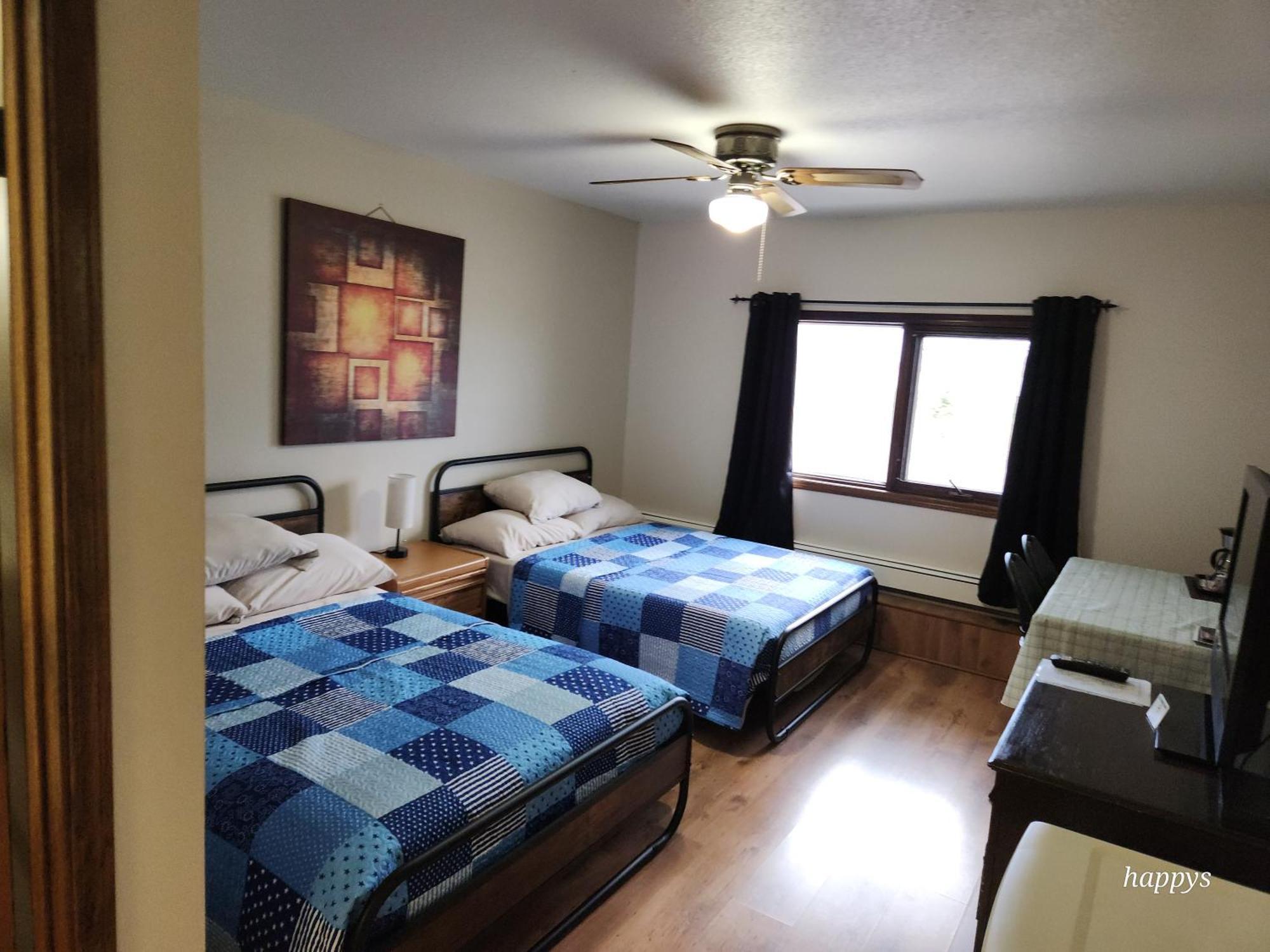 Midway Motel Radisson ภายนอก รูปภาพ