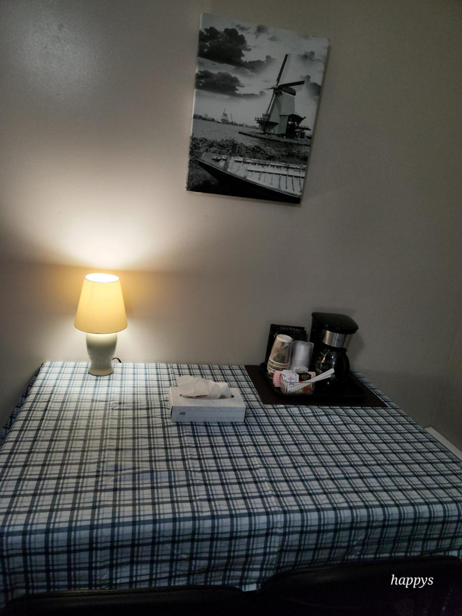 Midway Motel Radisson ภายนอก รูปภาพ